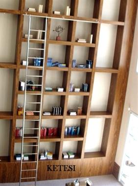 Escada de Aço Inox – Sob Projeto | Modelo Deslizante com Barra de Apoio e Rodízio